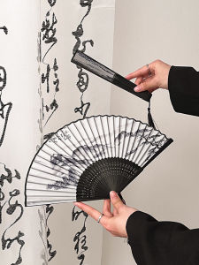 Quạt Hoa Mực Nước Phong Thủy Trung Hoa Cổ Điển Quạt Lông Vũ Di Động Quần Áo Hanfu Đen Quạt Tre Cầm Tay Cho Mùa Hè