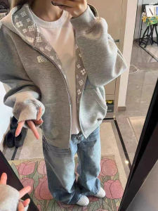 กางเกงยีนส์ทรงหลวมเอวสูงสไตล์ย้อนยุคสไตล์อเมริกันสำหรับผู้หญิง กางเกงขายาวทรงตรงสีน้ำเงินอ่อน กางเกงขายาวทรงตรงทรงหลวม