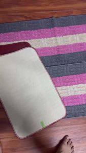 Bộ thảm bếp Đomat từ PHÚC HƯNG PHÁT là sự lựa chọn hoàn hảo để trang trí và bảo vệ không gian bếp của bạn. Bộ sản phẩm gồm 2 tấm với kích thước 40cm x 60cm và 40cm x 120cm được thiết kế đặc biệt với đế cao su chống trượt mang lại sự an toàn