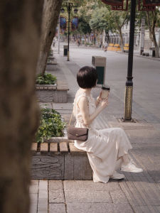 กระเป๋าสะพายข้างแบบสะพายข้างสไตล์วินเทจ หนังผีเสื้อหางนกฮูก กระเป๋าถือแบบพับเป็นรูปตัว U สำหรับผู้หญิง กระเป๋าสะพายข้างสไตล์ยุโรป