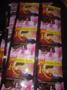 Royale pewangi pakaian renceng 12pcs