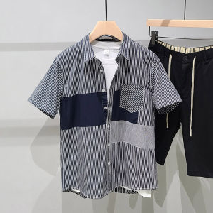 เสื้อเชิ้ตแขนสั้นผู้ชายผ้าฝ้ายแท้ลายทางฤดูร้อน ทรงหลวม สไตล์ญี่ปุ่น ผสมผสานสี ลำลอง ปกโปโล ทรงปกติ