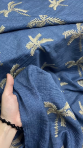 VẢI ĐŨI VÂN MÂY THÊU HỌA TIẾT CÂY DỪA NỀN XANH DENIM - KHỔ VẢI 1.5M - VẢI NHÀ PHẠM