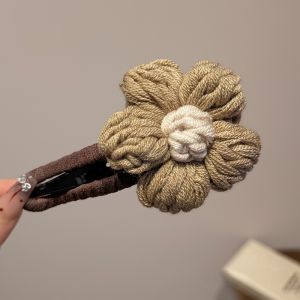 Dignified Flowers Wool Barrettes Womens Back Head Updo Hair Claw Large Duckbill Clip Headdress Safety Substitute Winter