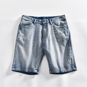 กางเกงขาสั้นยีนส์ทรงตรงลำลองสำหรับผู้ชาย ทรงหลวมสบาย ๆ สำหรับฤดูร้อน กางเกงขาสั้นทรงห้าแฉก ผ้าฝ้ายผสมโพลีเอสเตอร์
