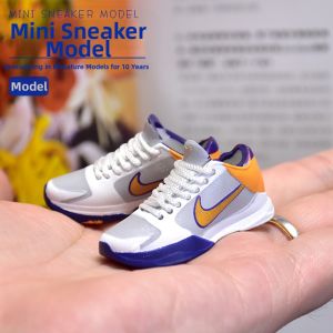 BONINGYU | Creative Mini Basketball Shoes Keychain for Men