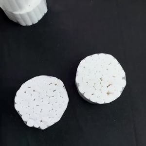 50Pcs/Bag Dental Cotton Roll 1.0x3.8cm High Absorbent Hemostatic Cotton Roll Moisture Proof for Oral Care