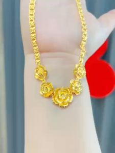Dây chuyền hoa mai 5 bông mạ 24.k kèm hộp nhung E.396