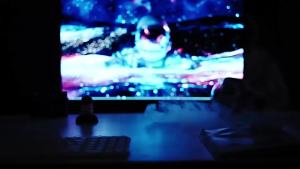 นักบินอวกาศยานอวกาศลำโพงบลูทูธไร้สาย Ai อินเตอร์แอคทีกับ RGB แสงนาฬิกาปลุกไฟกลางคืนของขวัญสร้างสรรค์