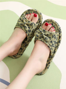 รองเท้าแตะผู้หญิงในบ้านฤดูร้อนป้องกันการลื่น รองเท้าแตะผู้ชายสำหรับคู่รักพื้นนุ่มแบบไร้เสียงสำหรับใช้ในบ้าน รองเท้าแตะแบบลำลองที่สวมใส่สบายสำหรับฤดูใบไม้ผลิและฤดูหนาว