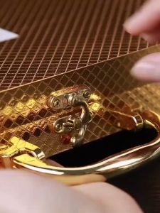 HP302กล่องของขวัญสวยงาม ภายในกล่องชุดเครื่องใช้บนโต๊ะอาหาร สไตล์ยุโรปแบบตะวันตก ทำจากวัสดุสแตนเลส 24 ชิ้น/ชุด