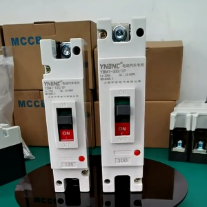 12V 24V 48V 300A 400A 500A 600A DC Circuit Breaker High Power Air Switch Molded Case Circuit Breaker Solar Battery Protector