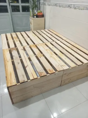 giường pallet kín chân cao 20cm