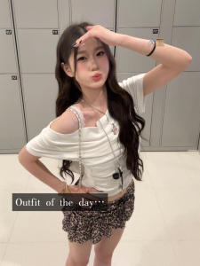 Áo Thun Nữ Tay Ngắn Màu Trắng Ôm Vừa Vặn Mùa Hè 2025 Phong Cách Công Sở Thường Ngày Dài Vừa Phải Cổ Chữ V