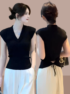 Áo Thun Tay Ngắn Ôm Vừa Vặn Phong Cách Hàn Quốc Cho Nữ Mùa Hè Mới Mỏng Nhẹ Áo Thun Cổ Chữ V Màu Trơn Chất Liệu Khác