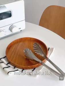 ที่คีบอาหารลายหอยเชลล์ ขนาดความยาว 25.8 cm. ให้ฟีล luxury ทำจากสแตนเลสอย่างดี