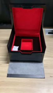 Roll_n_Rotate custom watch box rectangular jewelry high-end piano black single pillow watch storage box with red luxury design