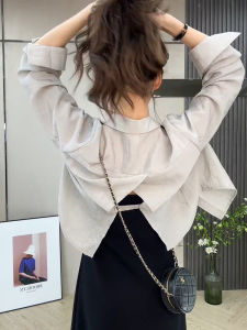 เสื้อเชิ้ตผ้าไหมกันแดดสำหรับผู้หญิง ฤดูร้อน 2025 ใหม่ เสื้อคลุมสายเดี่ยว คาร์ดิแกน แขนสั้น เสื้อคลุมกันหนาวแบบสวมหัว ทรงหลวม แขนยาว 6 นิ้ว