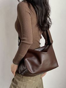 Tote Bag Womens Large Capacity Versatile Spring Summer Fashion Trend Crossbody Bag for Work Commuting Soft PU Leather