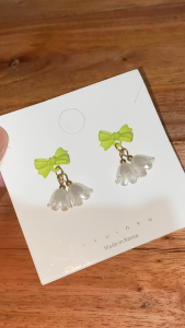 Anting Drop Pita Hijau dan Bunga – Green Ribbon Bloom Earrings A393