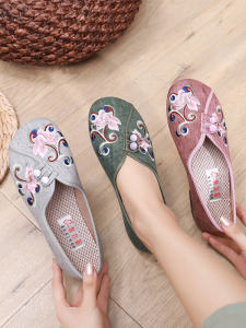 ใหม่ ผู้หญิง ก้นแบน นุ่ม ด้านล่างปักรองเท้าผ้าปักกิ่งเก่าสไตล์แห่งชาติ ชุดฮั่นฝู รองเท้าแม่รองเท้าลายดอกไม้แบบดั้งเดิมรอบนิ้วเท้า