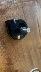 Móc treo kiểu tròn nhôm CNC 1 ốc xe Vespa