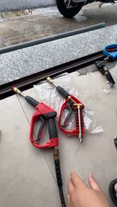 Súng rửa xe cao áp ORING. Đầu vào nối nhanh 3/8 15mm. Đầu gắn béc 1.4 đồng.Lõi kim loại