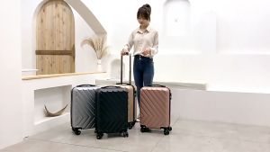 กระเป๋าลาก 20 นิ้ว กระเป๋าเดินทาง 24นิ้ว วัสดุ ABS+PCย้อน น้ำหนักเบา กระเป๋าล้อลาก luggage รุ่นซิปล็อครหัสได้