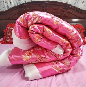 Vintage Hemming Quilt Wedding Handmade Cotton Traditional Silk Satin Quilt Vintage Cotton Double Thick Warm