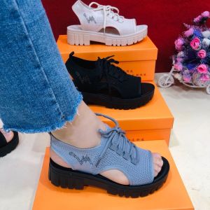 รองเท้าแตะผู้หญิงพื้นหนา 23 นิ้ว ระบายอากาศได้ดี น้ำหนักเบา นุ่ม สวมใส่สบาย กันลื่น รองเท้าลำลอง ผ้าตาข่ายถักแบบทันสมัย