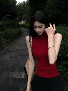 LIHONGYI | Red High Neck Sleeveless Knit Vest for Elegant and Stylish Women