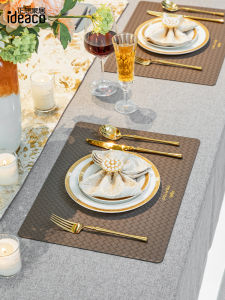 ผ้าปูโต๊ะหนังกันน้ำกันมันสไตล์ฝรั่งเศส Ideaco ผ้าปูโต๊ะลายสก็อตหรูหราสำหรับโรงแรมและร้านอาหาร ขนาดใหญ่ ความหนา 1.5 มม.