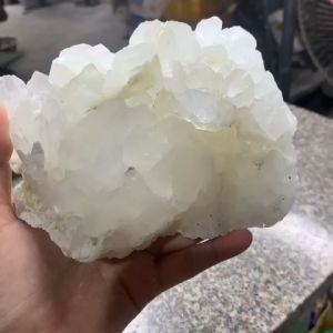 1 viên đá thạch anh trắng tự nhiên dùng làm trang trí decor thanh tẩy ( đá thật chuẩn việt )k87 1150g