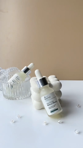 Serum Retinol Amura Skincare Official - Serum Atasi Flek Hitam dan Kerutan Wajah Menyamarkan Garis Halus Penghilang Bopeng dan Pori-Pori Wajah Serum Pencerah Wajah Glowing dan Putih Serum Retinol Penghilang Flek Penghilang Komedo dan Milia Retinol