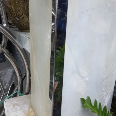 Thanh V góc vuông inox 304 ốp cạnh bàn canh tường cạnh bậc bước an toàn thẩm mỹ và sạch sẽ .