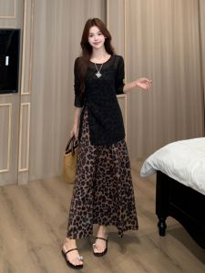 Bộ Đầm In Báo Không Tay Dành Cho Người Mập và Áo Khoác