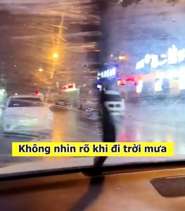 Chai xịt vệ sinh kính xe ô tô công nghệ nano dẻo số 1 tại Mỹ