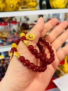 Vòng tay đá mã não đỏ nâu mix phụ kiện bản 8 li - 10 li mang lại May Mắn Tài Lộc.