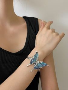 Cool And Sweet Butterfly Shaped Open Hand Bracelet for Women 3D Gradient Design Alloy Material Fashionable Jewelry Accessory