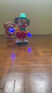 ของเล่นตัวเต้นตัวตลก ขยับแขน - ขยับขา เดินซ้าย ขวา มีเสียง มีไฟดิสโก้ ยึดรูปแบบเดียวกัน