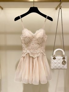 Stylish Waist-cinching Petite French Lace-spliced Champagne-colored Sleeveless Dress