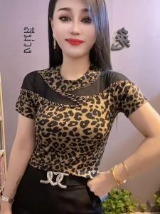 เสื้อยืดลายเสือดาวแขนสั้นผ้าตาข่ายสำหรับผู้หญิงในช่วงฤดูร้อน เสื้อเชิ้ตทรงสลิมฟิต แฟชั่นลำลอง แขนสั้น แขนยาวครึ่งตัว