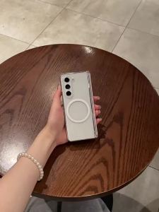 Ốp Lưng Trong Suốt Từ Tính Cao Cấp Cho Samsung Galaxy Z Fold Chất Liệu Acrylic Chống Sốc Hỗ Trợ Sạc Không Dây