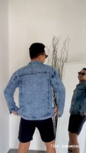 Jaket Jeans Pria Grafity Motif Polos Gaya Korea Plus Size dengan Kancing dan Kerah Bertudung