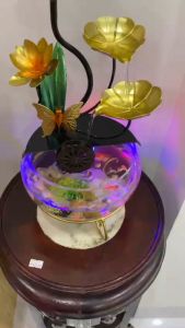 Hồ cá mini cùng hoa sen và đèn led cực đẹp thích hợp trang trí phòng khách/bàn làm việc
