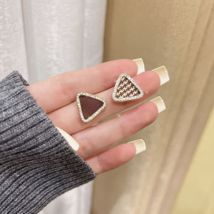 Trendy Geometric Triangle Earrings Womens Fashionable Minimalist Design Sensation Retro Elegant Luxury Autumn Winter Ear Jewelry