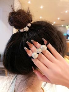 Fashionable Pearl Hair Ties for Women Elegant Floral Design Hair Bands for Bun Fresh out New 2025 Stylish Hair Accessories