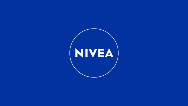 NIVEA Men Deodorant Black & White Fresh Antiperspirant Spray, 150ml