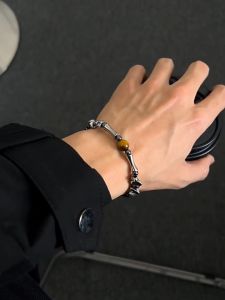 Lắc tay nam titan thời trang Vòng tay nam đá mắt hổ hạt khâu độc đáo cá tính