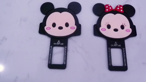 1PCS ความปลอดภัยของรถสากลเข็มขัดเข็มขัดคลิปโลหะแทรกการ์ดภายในเบาะที่นั่งภายในเตือนเครื่องช่วยเก็บเสียงติดเข็มขัดนิรภัย